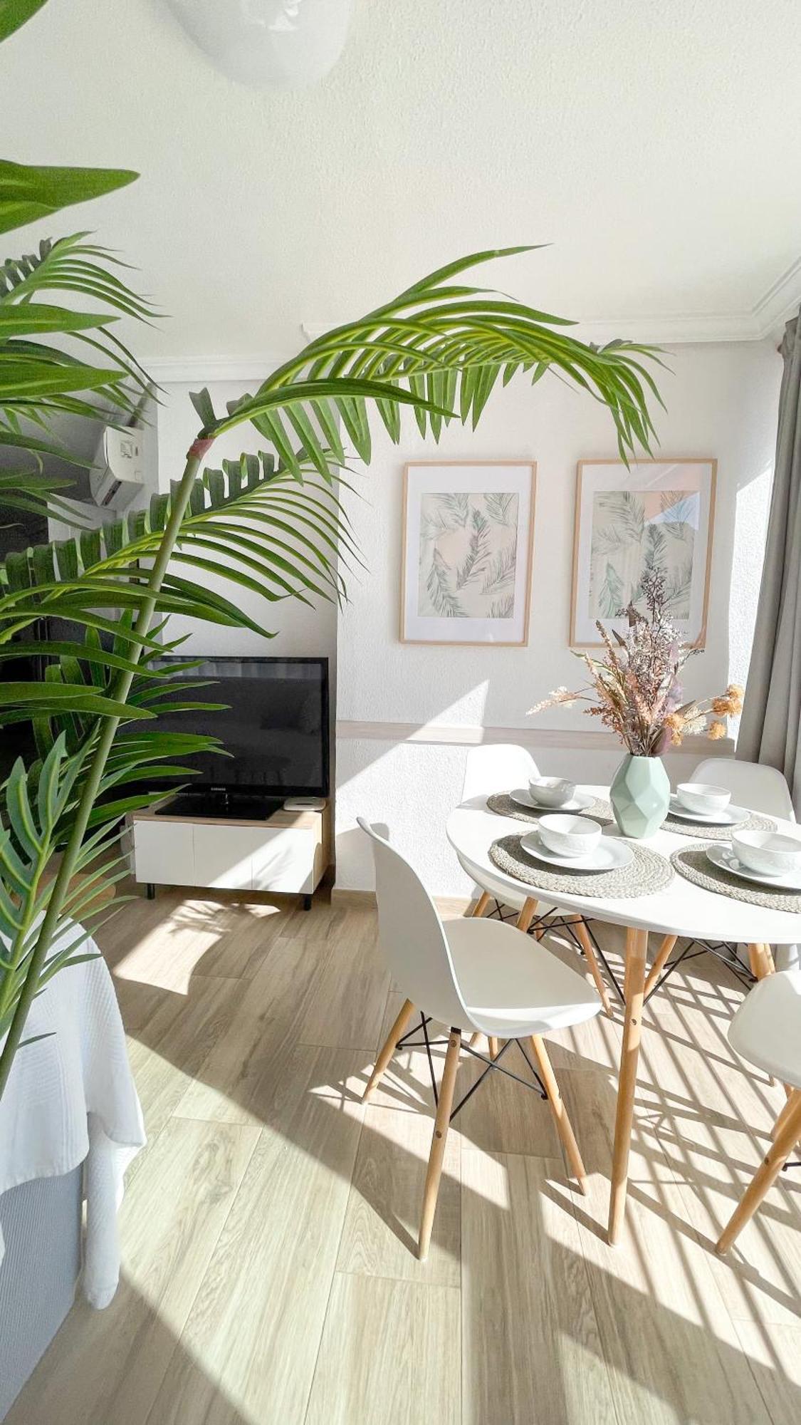 Apartamento En 1ª Linea Con Piscina Alicante Luaran gambar