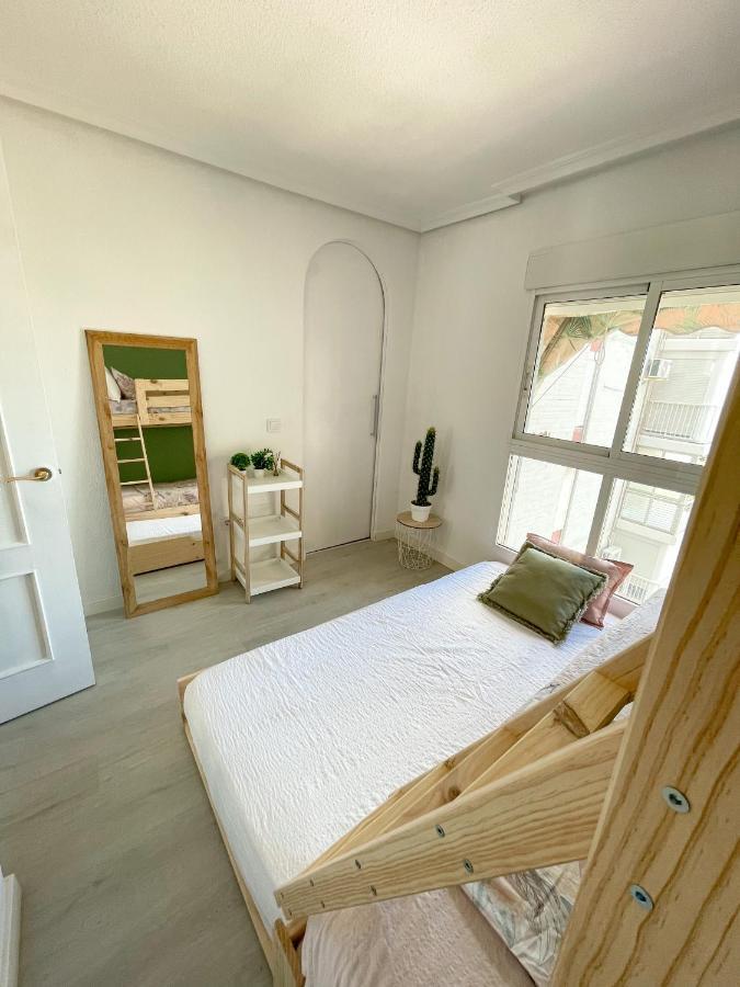 Apartamento En 1ª Linea Con Piscina Alicante Luaran gambar
