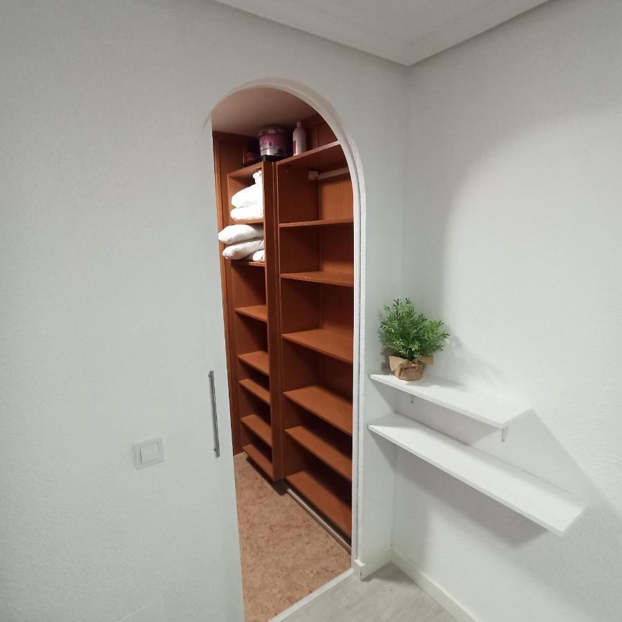 Apartamento En 1ª Linea Con Piscina Alicante Luaran gambar