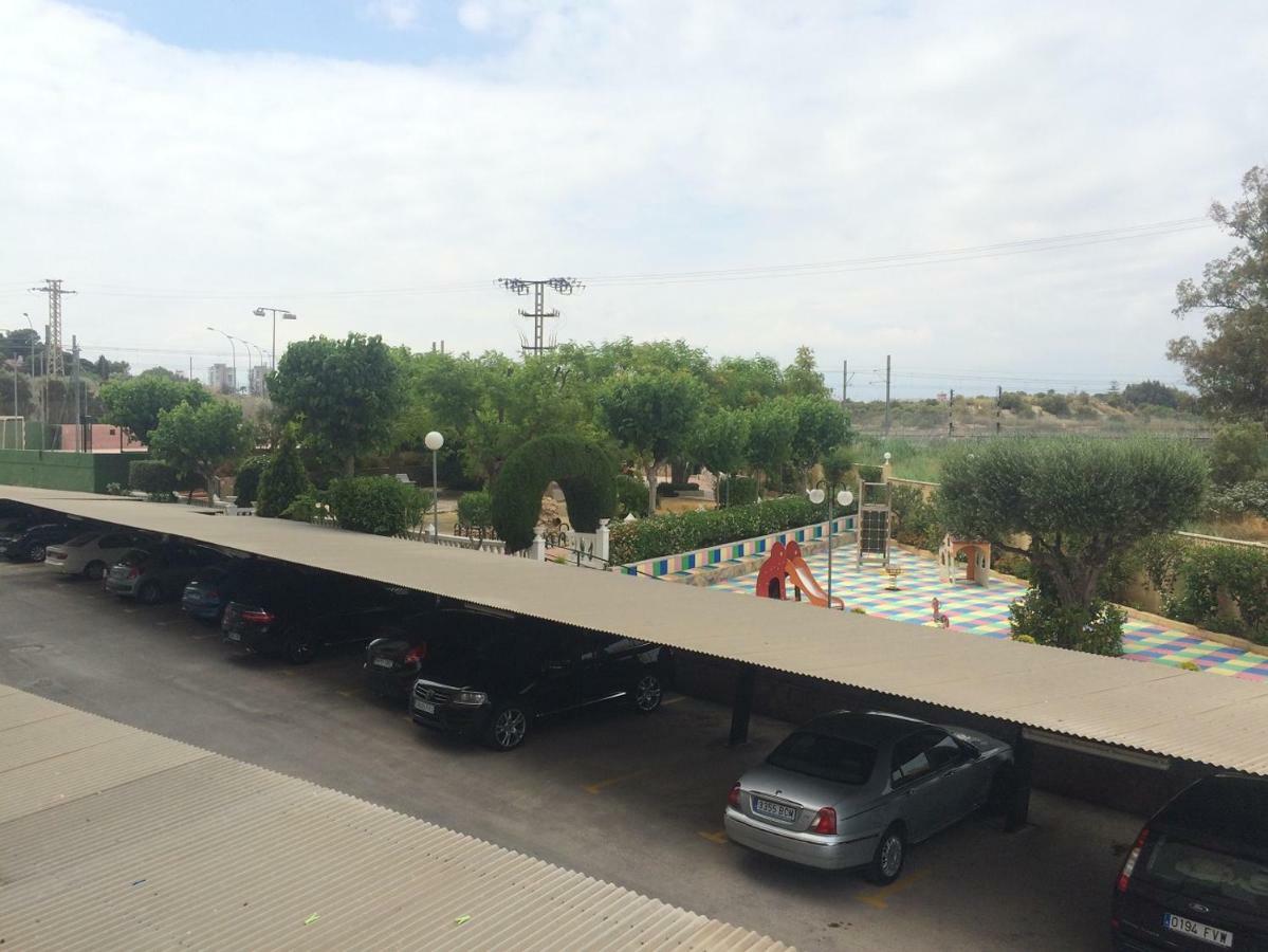 Apartamento En 1ª Linea Con Piscina Alicante Luaran gambar
